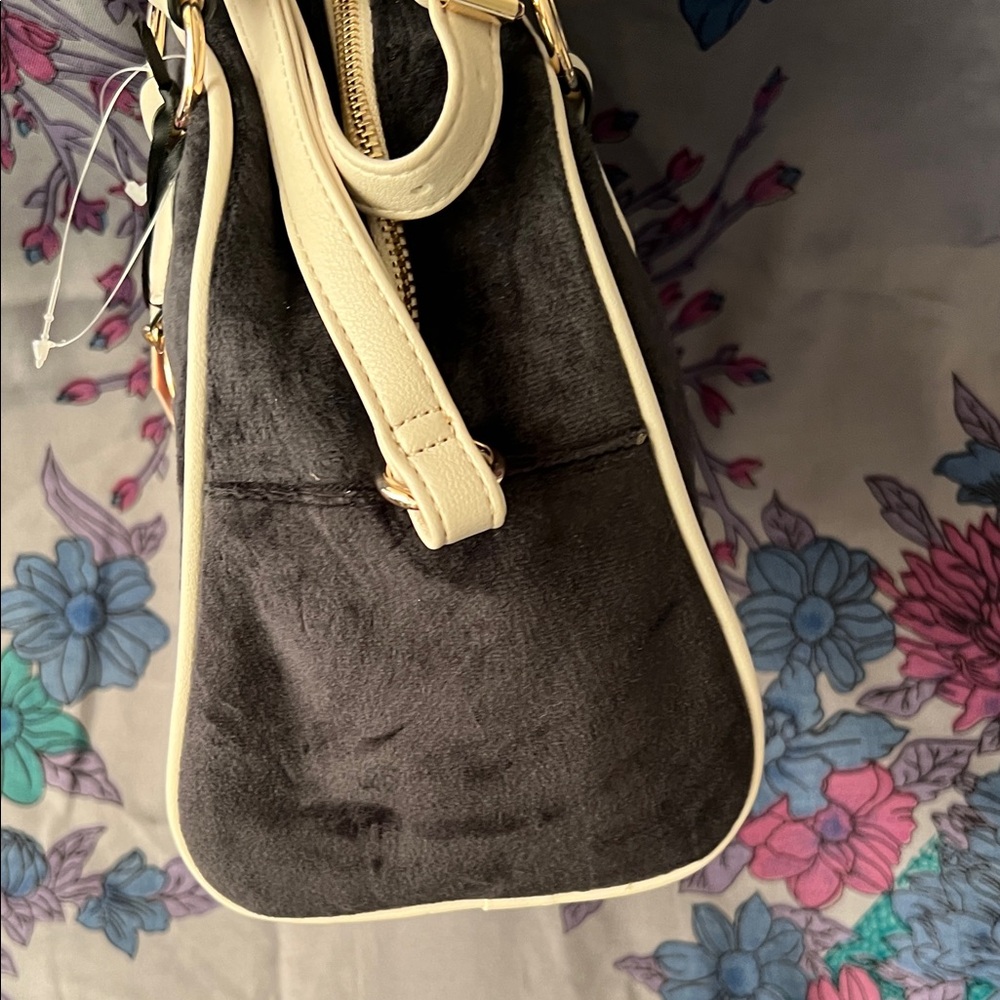 Juicy Couture Black and Cream Royal Satchel - Picture 3 of 6
